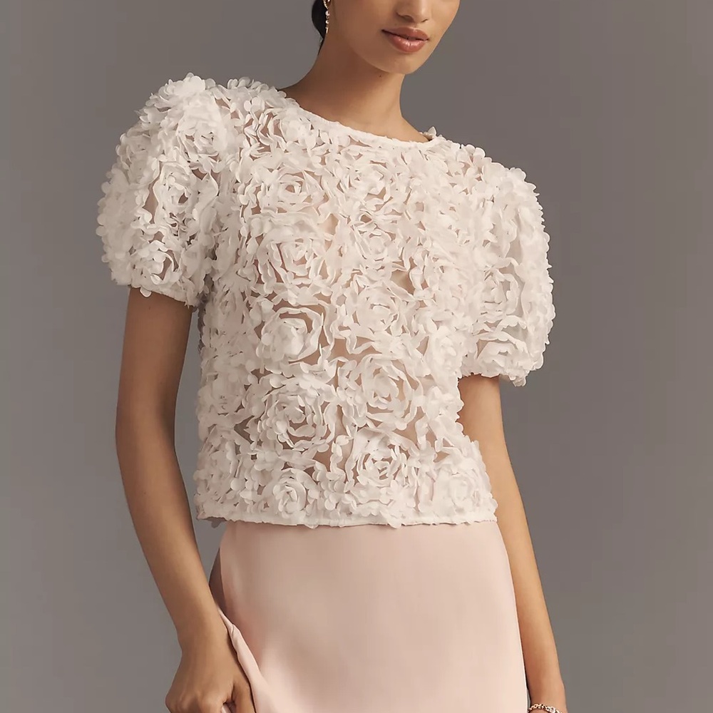 White 3D Floral Appliqué Blouse. NWT. Absolutely gorgeous. Medium